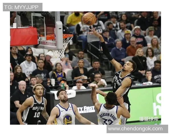 2015年NBA季后赛马刺与勇士的巅峰对决回顾与精彩瞬间分析